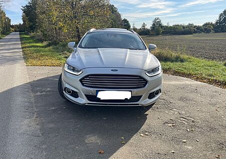 Ford Mondeo 2,0 TDCi Titanium / PANO / Aut. / AHK