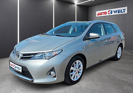 Toyota Auris Kombi 1.6 Navi Parklenk Sitzhzg. R-Cam
