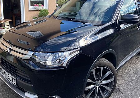 Mitsubishi Outlander 2.2 DI-D ClearTec 4WD AT Diamant E...