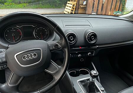 Audi A3 2.0 TDI Attraction Sportback Attraction