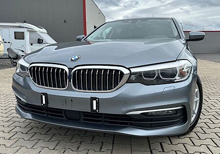 BMW 530 d xDrive, LED, Kamera, Scheckheft