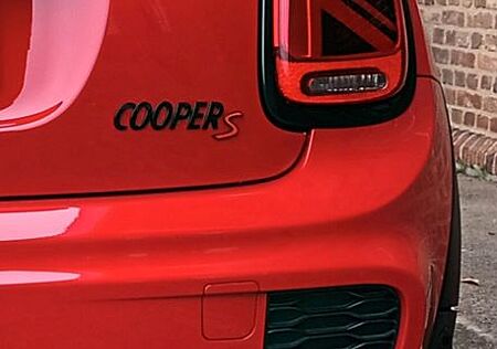 Mini Cooper S mit Works Paket und nur 16.000 km!!!