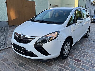 Opel Zafira Tourer + Kamera + Navi + Allwetterreifen