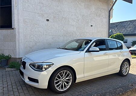 BMW 118d -Automatik, Navi, Sitzheizung, Keyless Go