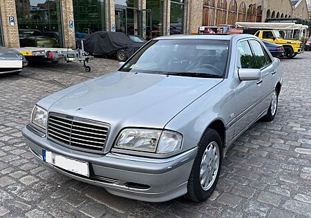 Mercedes-Benz C 180 Elegance Autom Klima