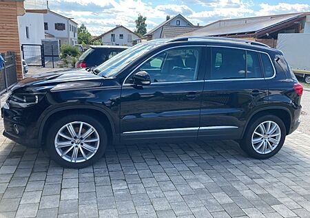 VW Tiguan Volkswagen 1.4 TSI BlueMotion Tec CUP Sport & St...