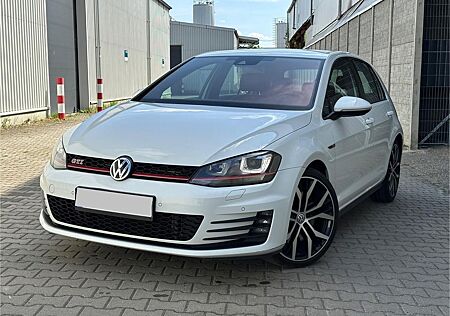 VW Golf Volkswagen VII GTI Performance KAM LEDER SOUND LED