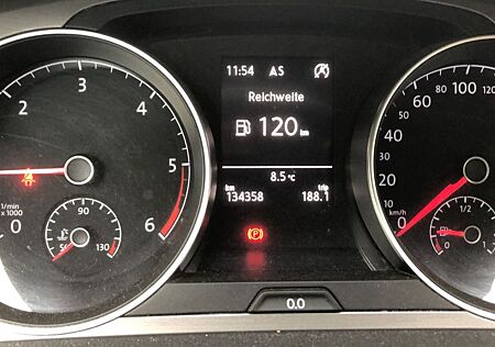 VW Golf Volkswagen 1.6 TDI BlueMotion Comfortline Variant ...