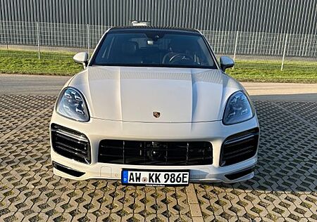 Porsche Cayenne E-Hybrid Kreide Sportpaket approved neu