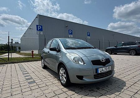 Toyota Yaris 1,3-l-VVT-i Cool Cool