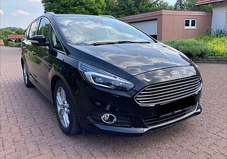 Ford S-Max Titanium+neue Bremsen+Zahnriemen+Kühlung