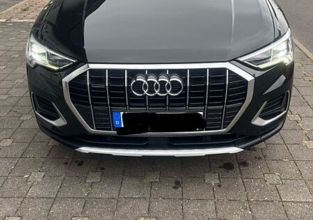 Audi Q3 40 TFSI quattro S tronic -