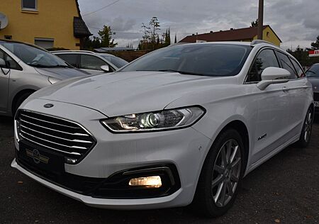 Ford Mondeo Turnier Titanium*Navi*8-fach bereift