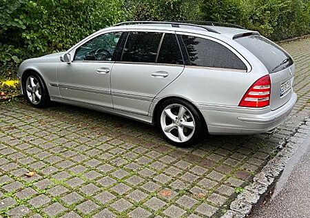 Mercedes-Benz C 200 KOMPRESSOR T AVANTGARDE Facelift Model