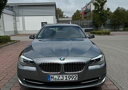 BMW 523i - Automatik TÜV - Juli 2026