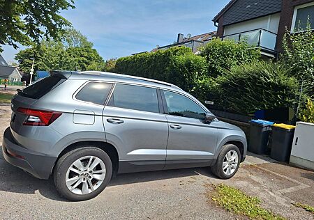 Skoda Karoq 1.5l TSI DSG STYLE AHK SHZ