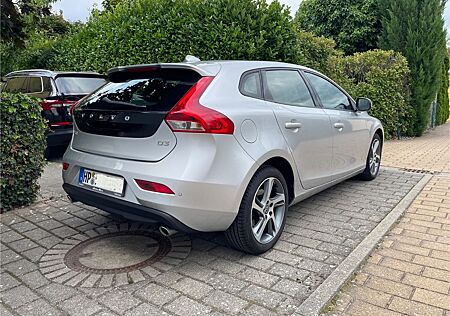 Volvo V40 D3 Geartronic LINJE YOU! Scheckheft Glasdach