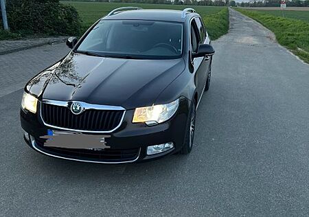 Skoda Superb 2.0 TDI Ambition Combi Ambition