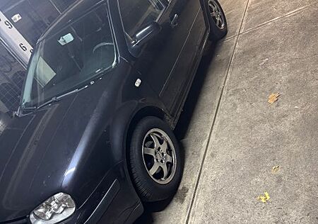 VW Golf Volkswagen 1.6 Auto Basis Basis