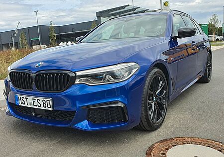 BMW M550d xDrive Touring A, NP 121000,- €, M5 Farbe,