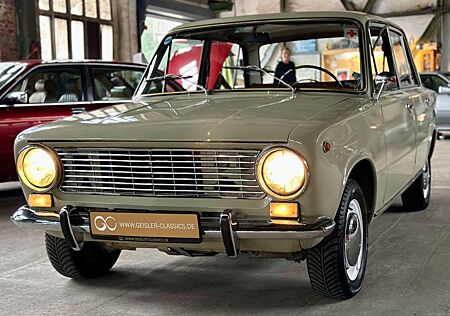 Lada 1200 VAZ Shiguli DDR IFA 2101 Oldtimer