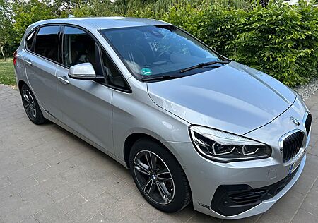 BMW 2er 220i Active Tourer Steptronic Modell Sport Line