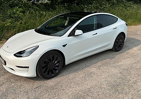 Tesla Model 3 Performance 09/22 34.550 km