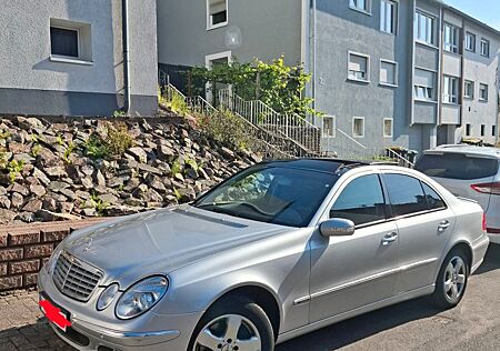 Mercedes-Benz 240 E240 4MATIC