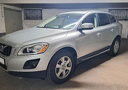 Volvo XC 60 XC60 2.4D D5 AWD Summum Geartronic AHK+Scheckhef