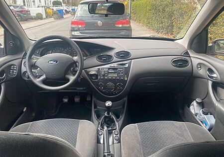 Ford Focus 1.6 Ghia *82.000km*Sitzheizung*