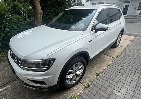 VW Tiguan Allspace Volkswagen 2.0 TDI SCR DSG 4MOTION High...