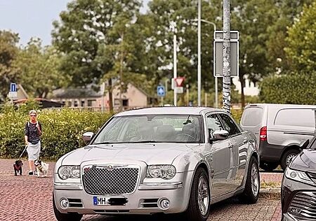 Chrysler 300C 5.7 V8 HEMI gepflegt & Scheckheft