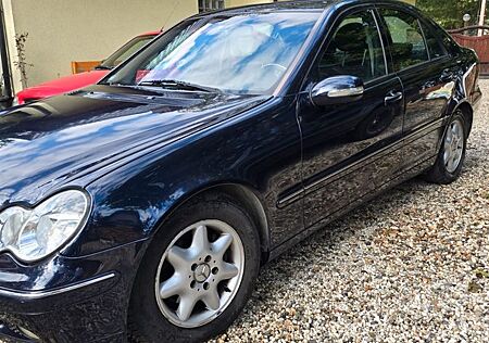 Mercedes-Benz C 220 gebraucht kaufen Mercedes-Benz C 220 CDI ELEGANCE Elegance