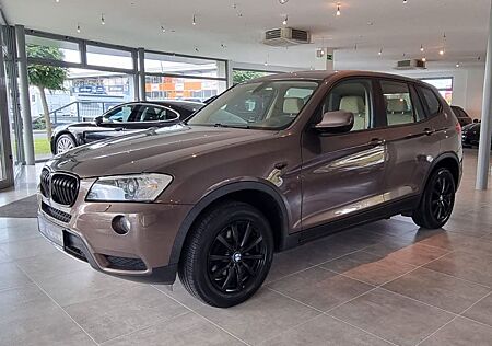 BMW X3 xDrive 20 i PANO AHK Bi-Xenon