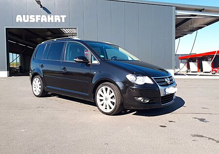 VW Touran Volkswagen 2.0 TDI DSG DPF R-Line Edition R-Line...
