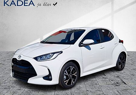 Toyota Yaris 1.5 Teamplayer CP ACC+LED+SHZ+Fernlichtass
