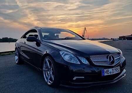 Mercedes-Benz E 350 E350 CGI C207 Coupe Hochglanz Sternhimmel