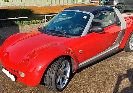 Smart Roadster 60 kw Xclusive 50 tkm super Zustand