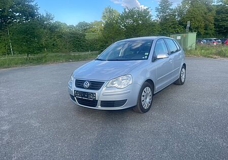 VW Polo Volkswagen IV Tour 1,4 Neu TÜV