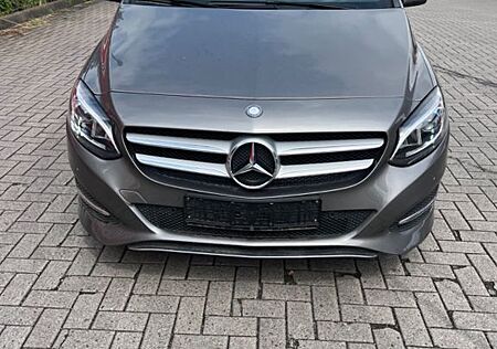 Mercedes-Benz B 200 d 4MATIC DCT -