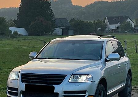 VW Touareg Volkswagen 4.2 V8 mit Gasanlage super Zustand!