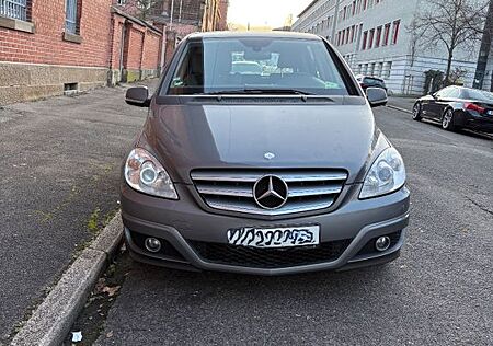 Mercedes-Benz B 180 Mercedes | Technik NEU + CARPLAY + TÜV 26