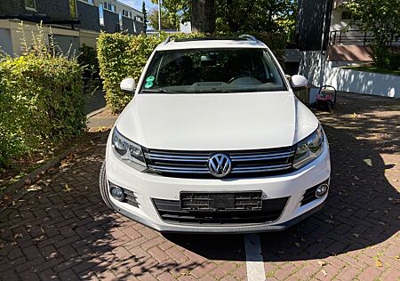 VW Tiguan Volkswagen 1.4 TSI TÜV Neu PANO/Alcantara/AHK