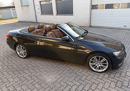 BMW 320i Cabrio Leder ALU NAVI XENON