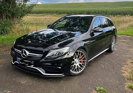 Mercedes-Benz C 63 AMG C 63S AMG T Model Pano Burmester Performance