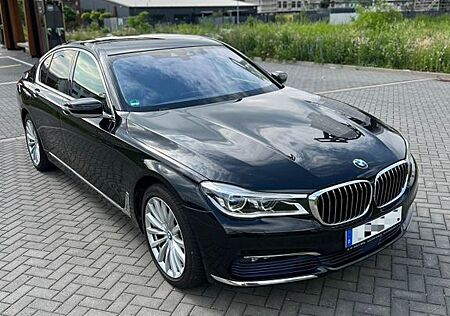 BMW 730d xDrive -Ferngesteuertes Parken