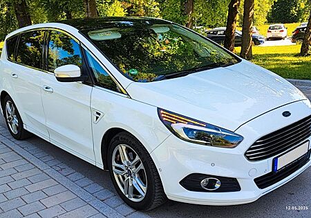 Ford S-Max TDCi Scheckheftgepflegt, Panorama, 7 Sitze