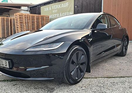 Tesla Model 3 RWD Highland 2024 Finanzierung ab 3,99%