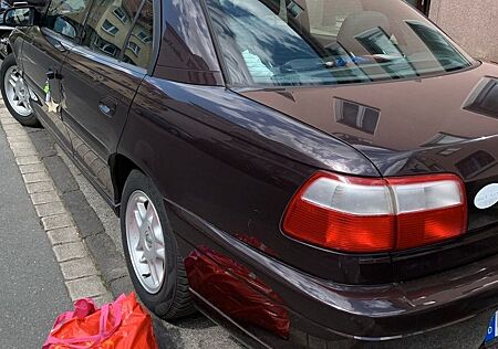 Opel Omega 2.2 16V Elegance Elegance