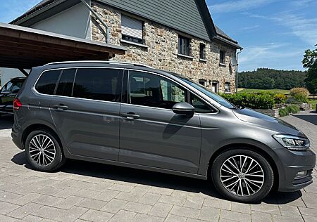 VW Touran Volkswagen 2.0 TDI SCR DSG Highline Highline